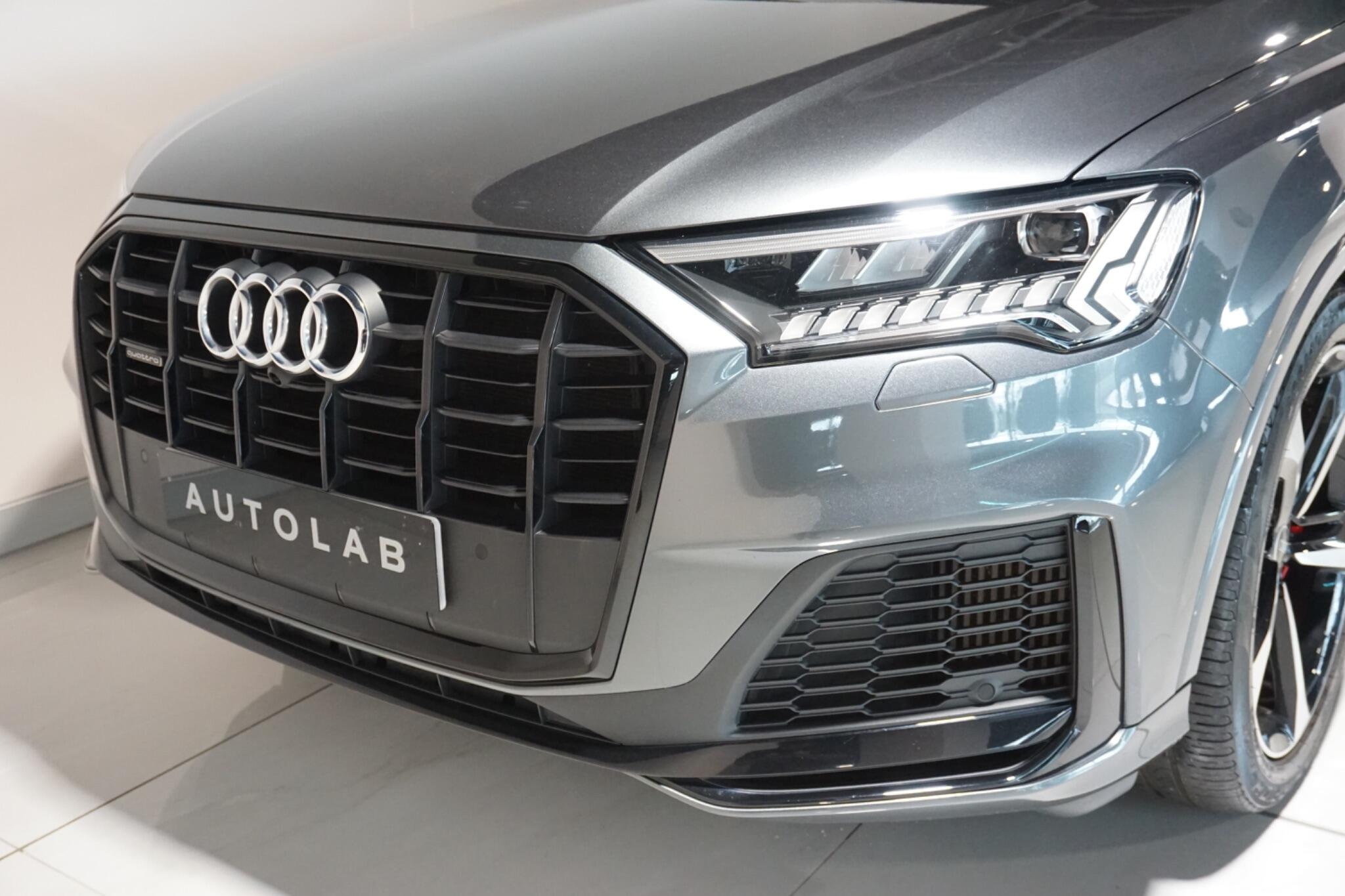 Audi Q7 3.0 TFSIe V6 55 Black Edition SUV 5dr Petrol Plug-in Hybrid Tiptronic quattro Euro 6 (s/s) 17.9kWh (381 ps)